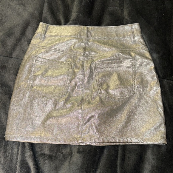 Silver Metallic Mini skirt - Picture 3 of 4